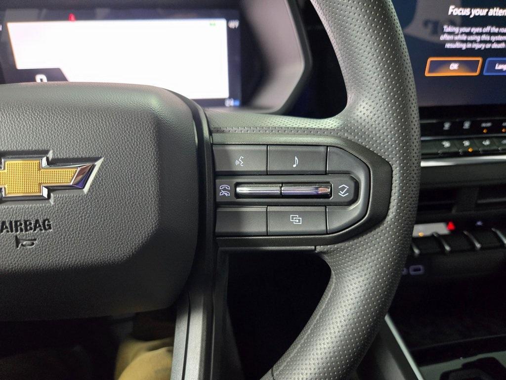 new 2025 Chevrolet Colorado car, priced at $31,535