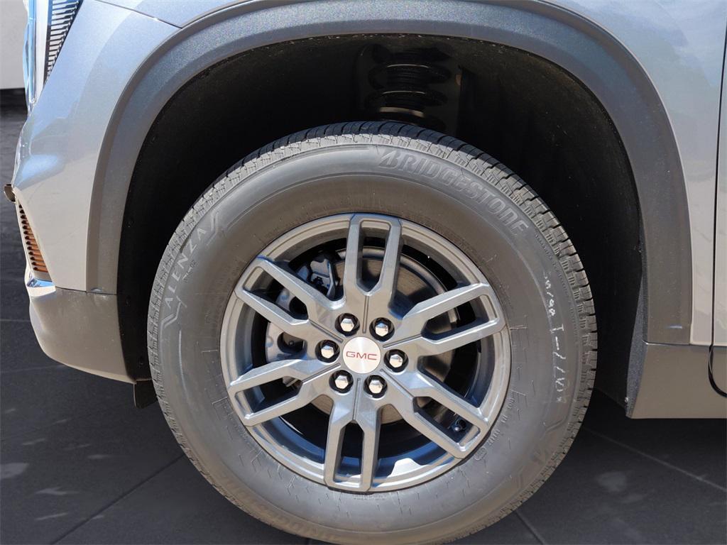 new 2025 GMC Acadia car, priced at $40,179