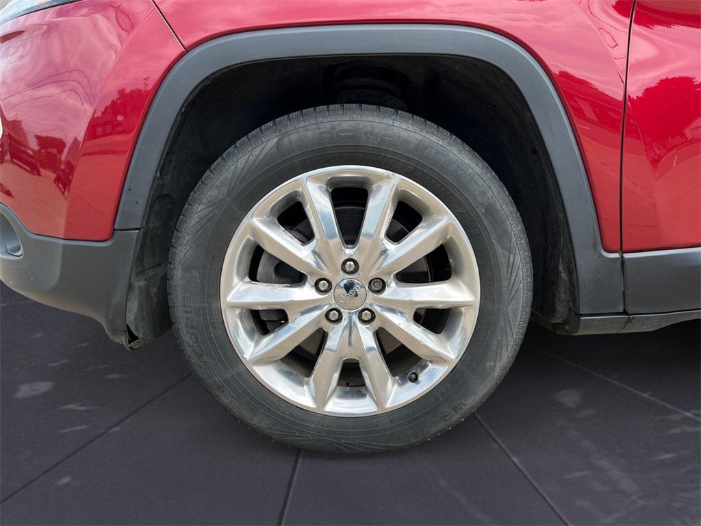 used 2016 Jeep Cherokee car, priced at $9,827