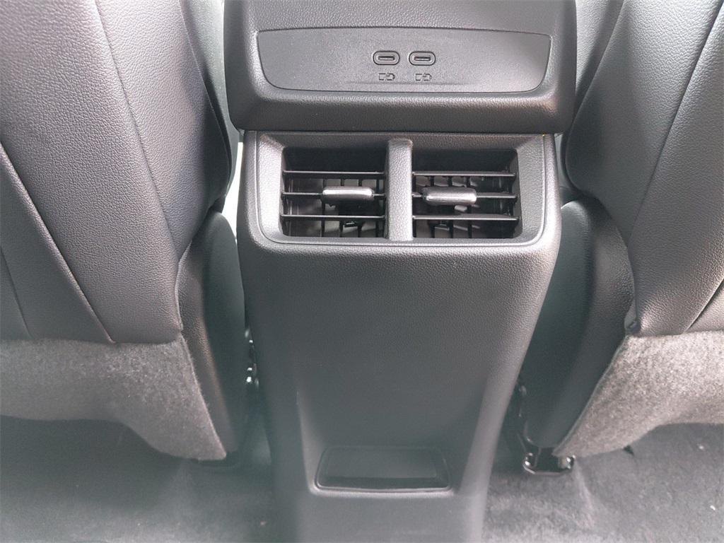 new 2026 Chevrolet Equinox car, priced at $29,998
