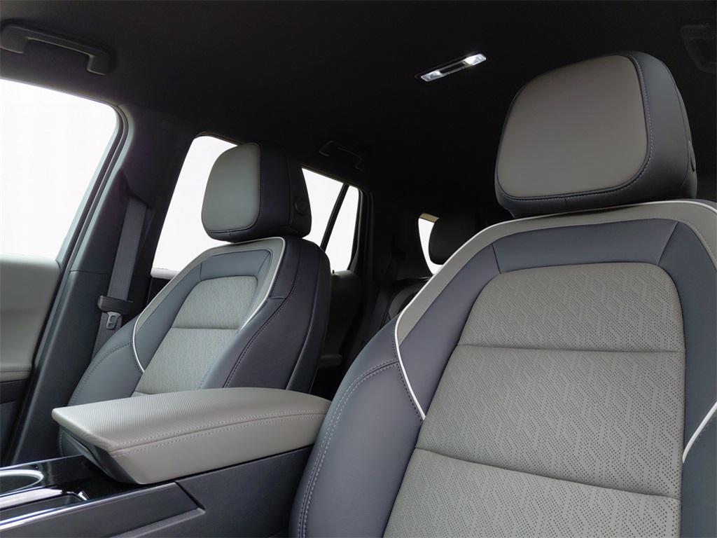new 2026 Chevrolet Equinox car, priced at $29,998
