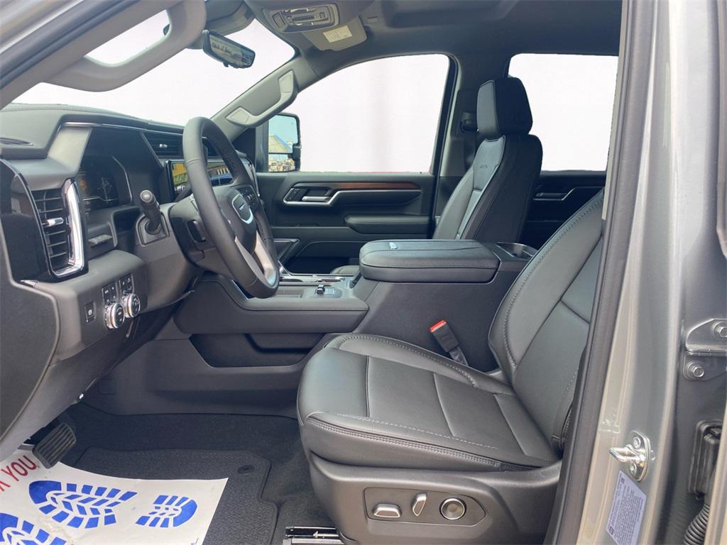 new 2025 GMC Sierra 2500 car, priced at $78,150