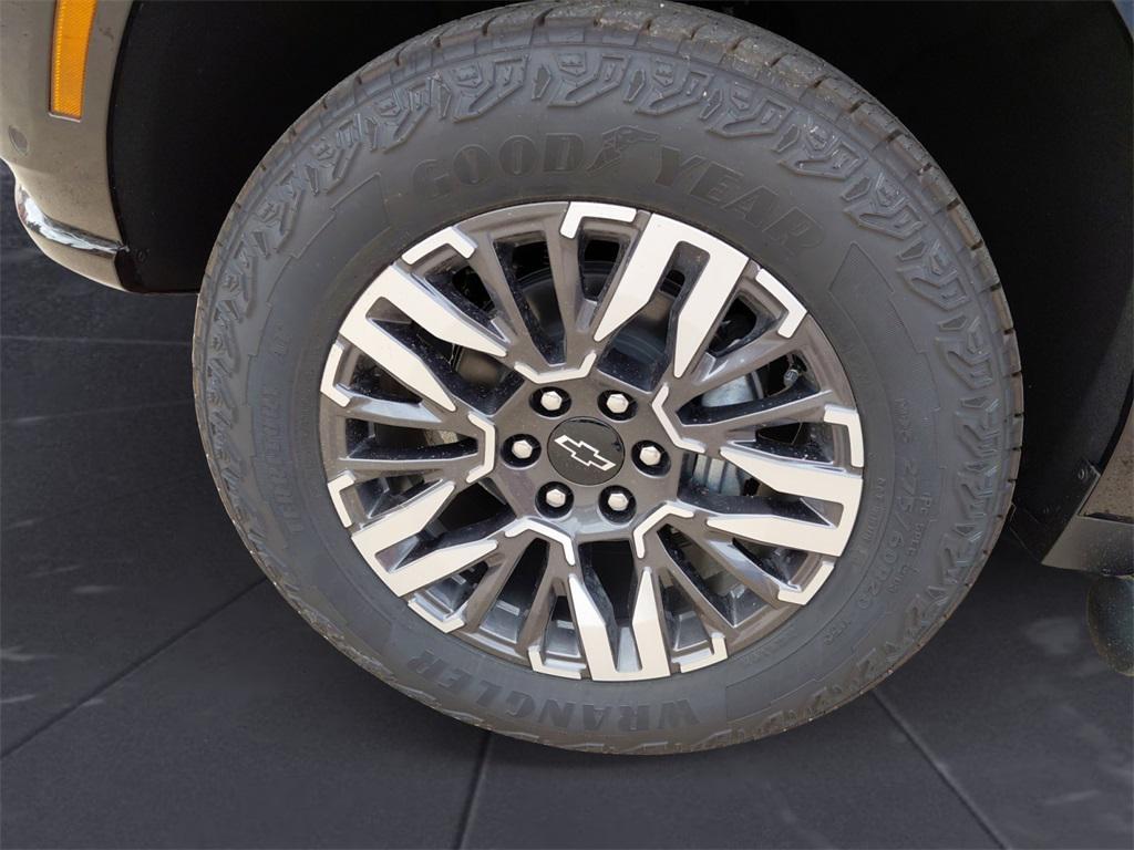 new 2025 Chevrolet Suburban car, priced at $76,342