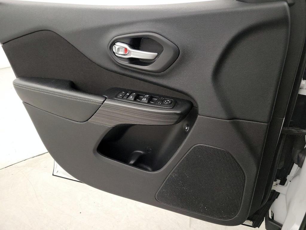 used 2015 Jeep Cherokee car, priced at $17,998