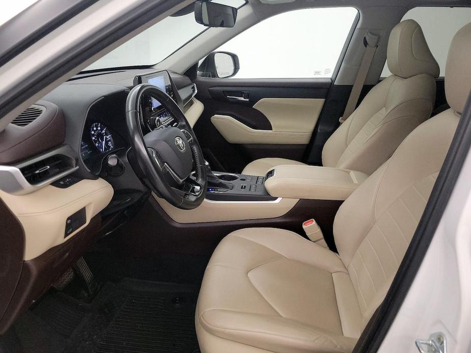 used 2020 Toyota Highlander car, priced at $33,998