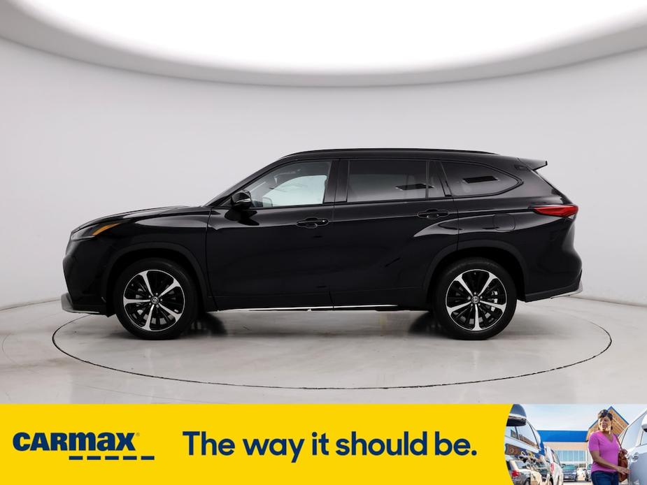 used 2021 Toyota Highlander car, priced at $40,998