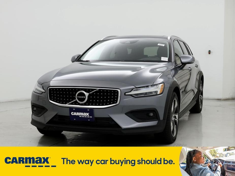 used 2021 Volvo V60 Cross Country car, priced at $35,998