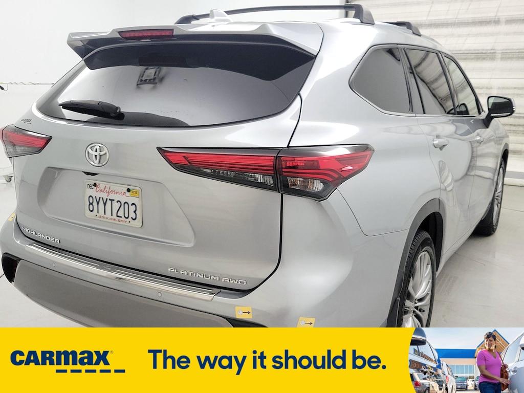 used 2022 Toyota Highlander car, priced at $38,998