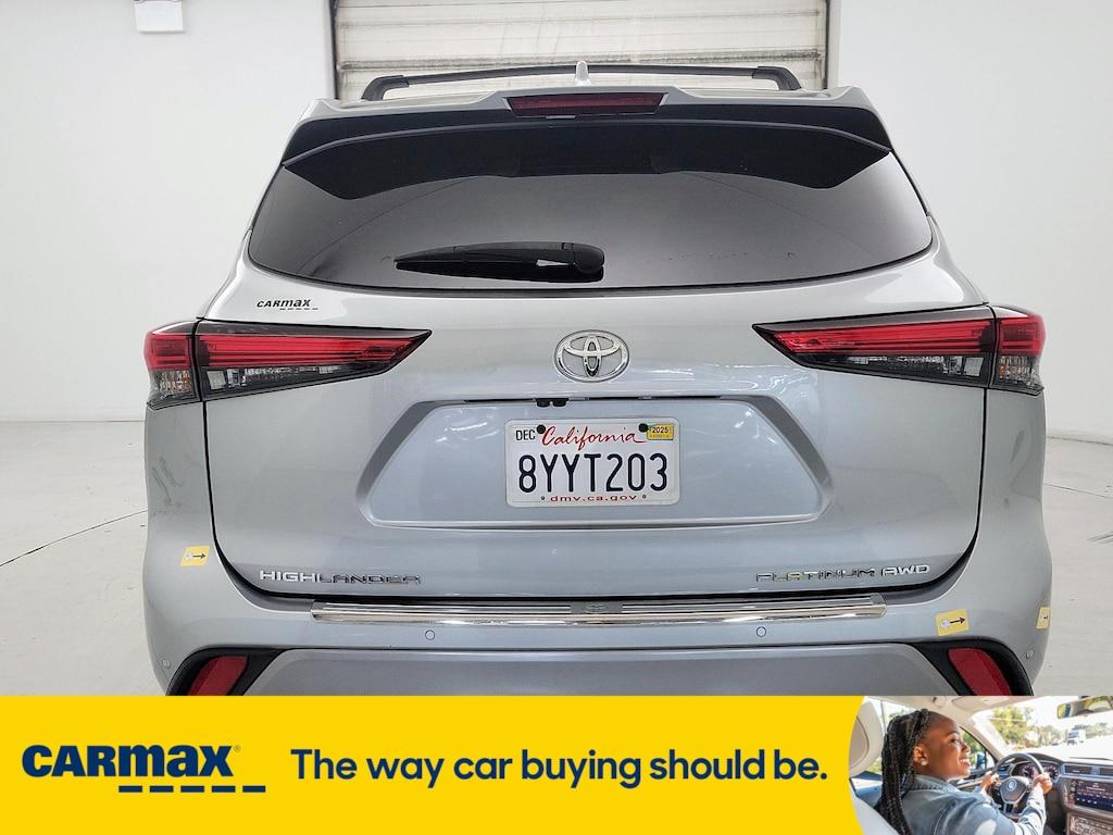 used 2022 Toyota Highlander car, priced at $38,998
