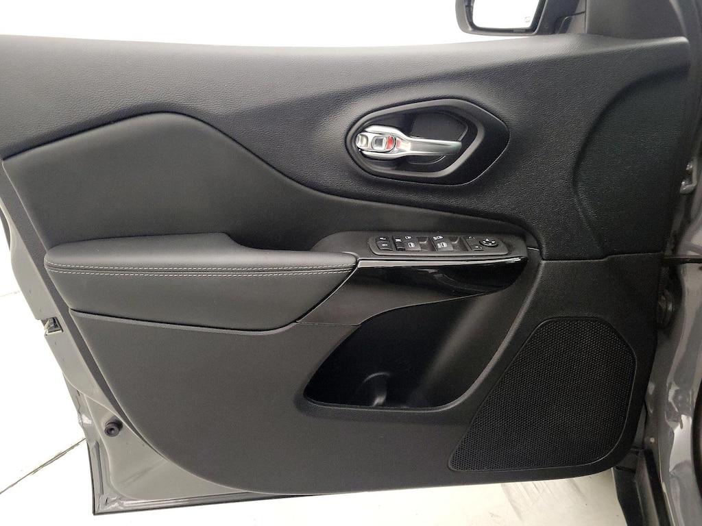 used 2023 Jeep Cherokee car, priced at $27,998