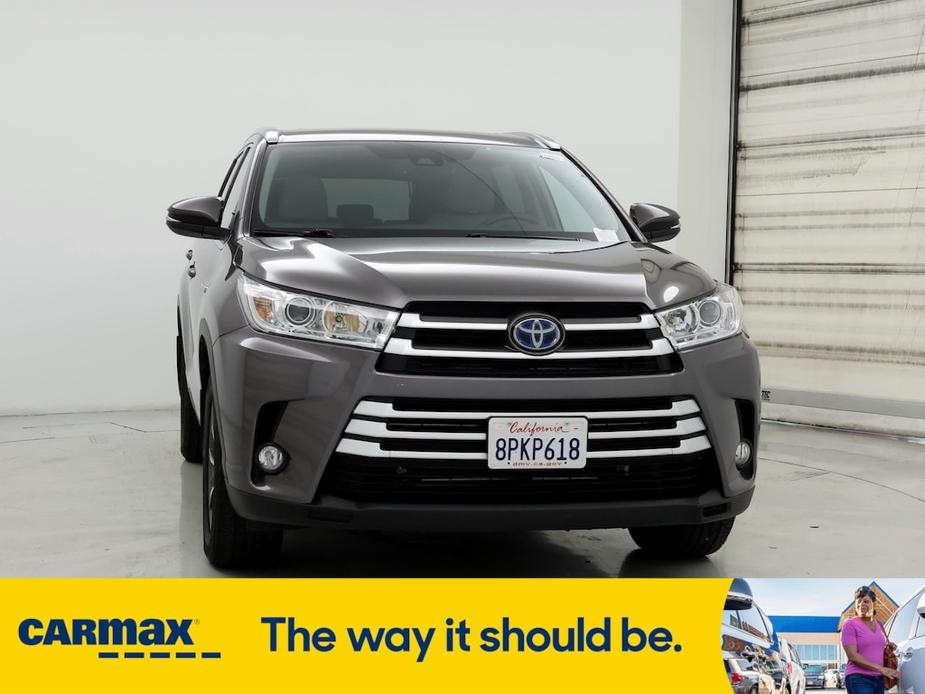 used 2019 Toyota Highlander Hybrid car, priced at $32,998