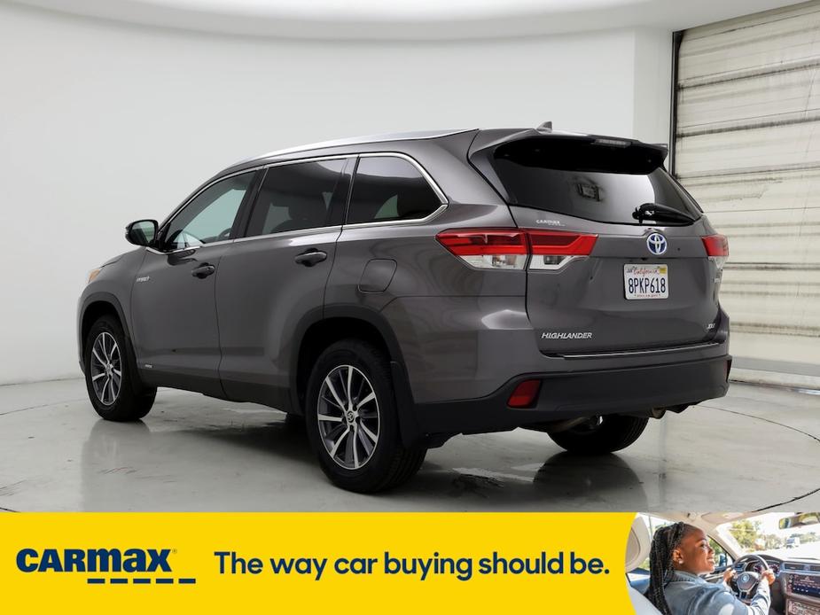 used 2019 Toyota Highlander Hybrid car, priced at $32,998