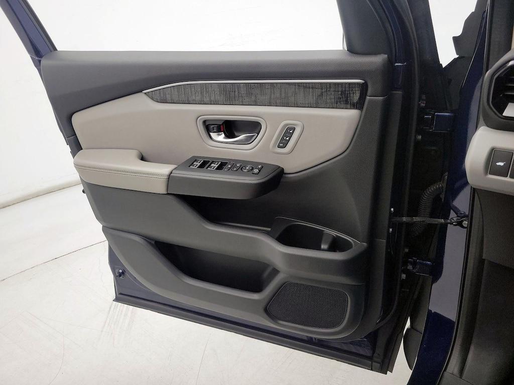 used 2023 Honda Pilot car, priced at $43,998