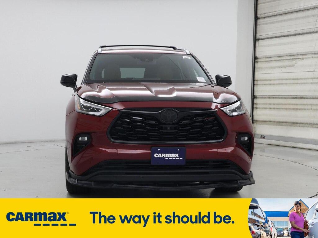 used 2020 Toyota Highlander car, priced at $35,998