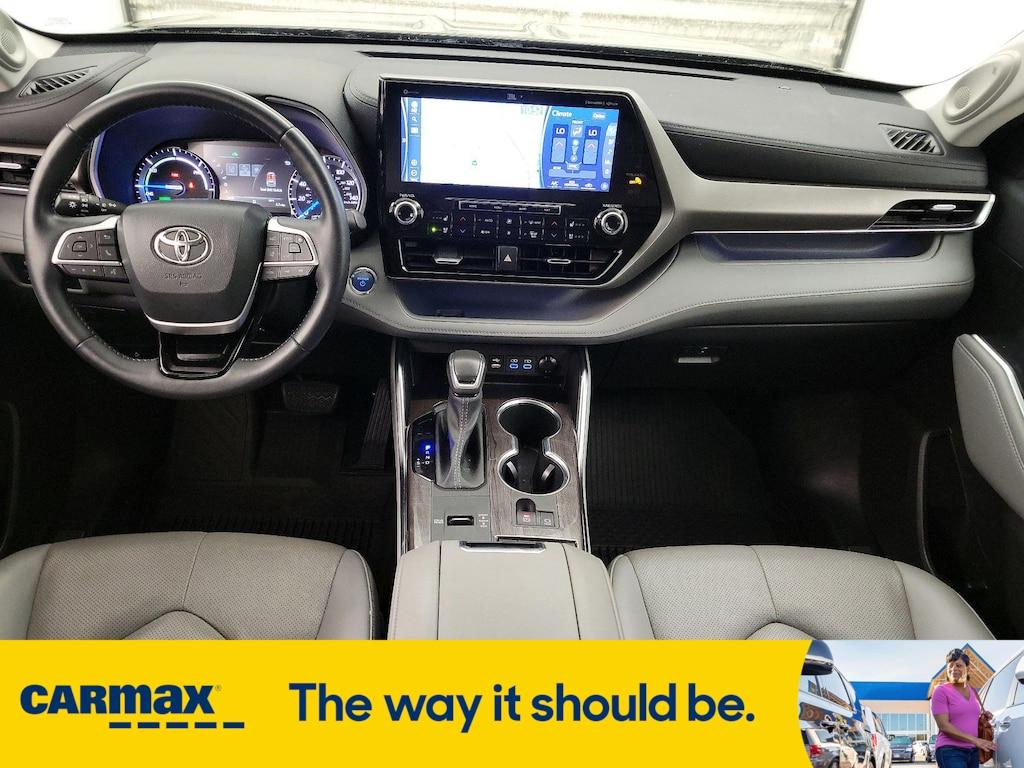used 2022 Toyota Highlander Hybrid car, priced at $46,998