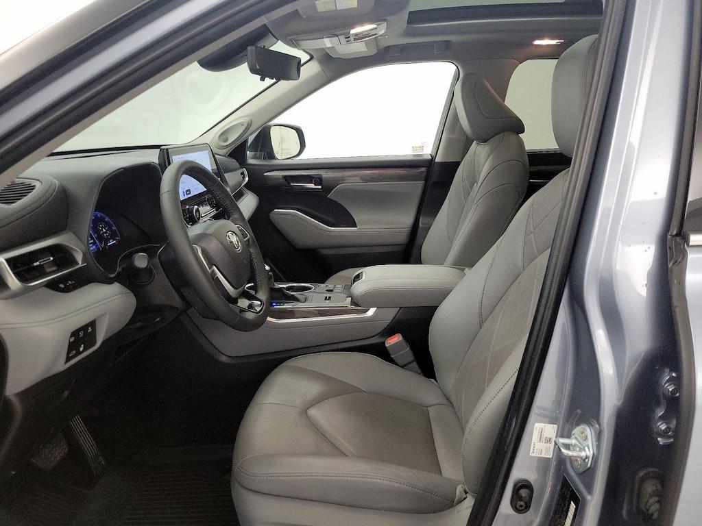 used 2024 Toyota Highlander Hybrid car, priced at $57,998