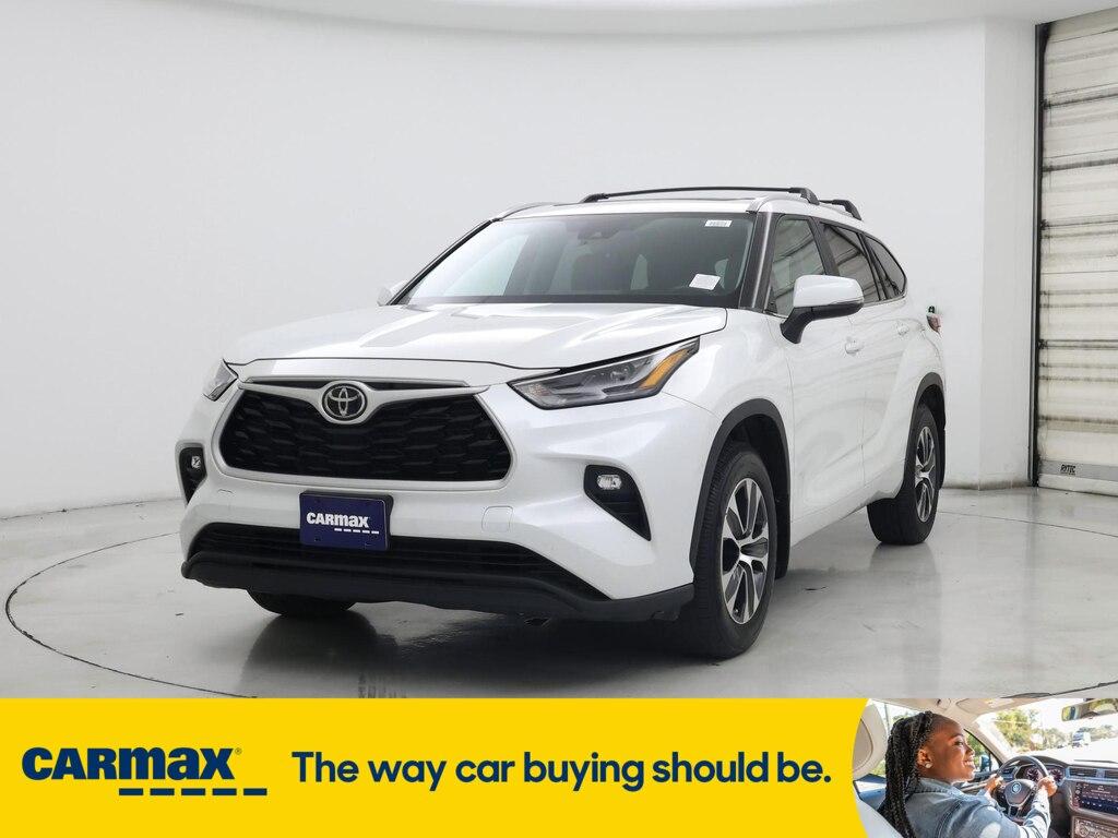 used 2023 Toyota Highlander car, priced at $36,998