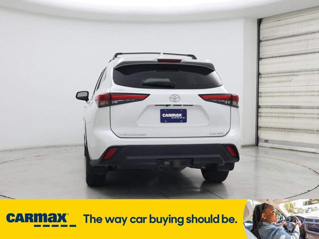 used 2023 Toyota Highlander car, priced at $36,998