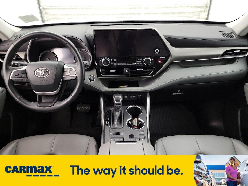used 2023 Toyota Highlander car, priced at $36,998
