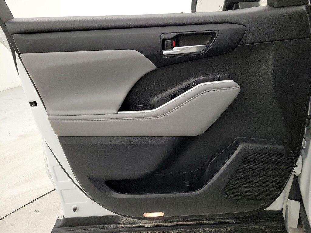 used 2023 Toyota Highlander car, priced at $36,998