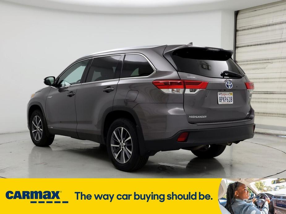 used 2019 Toyota Highlander Hybrid car, priced at $33,998