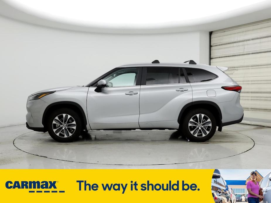 used 2023 Toyota Highlander Hybrid car, priced at $48,998