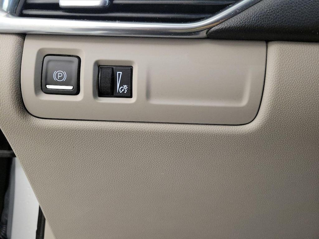 used 2022 Cadillac XT4 car, priced at $26,998