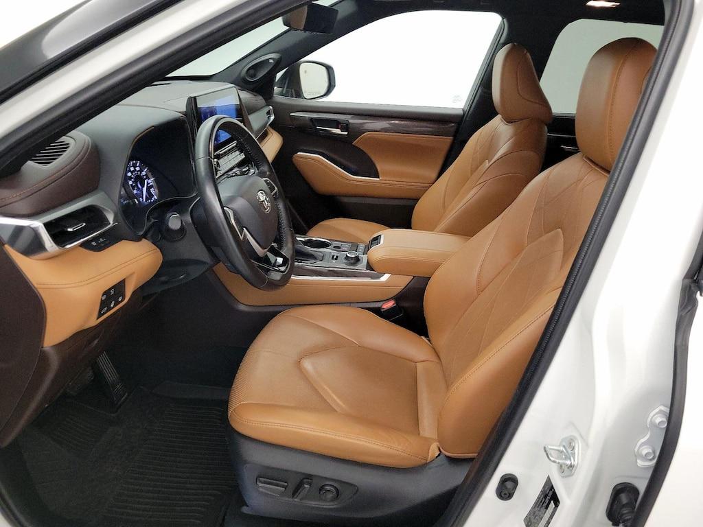 used 2022 Toyota Highlander car, priced at $47,998