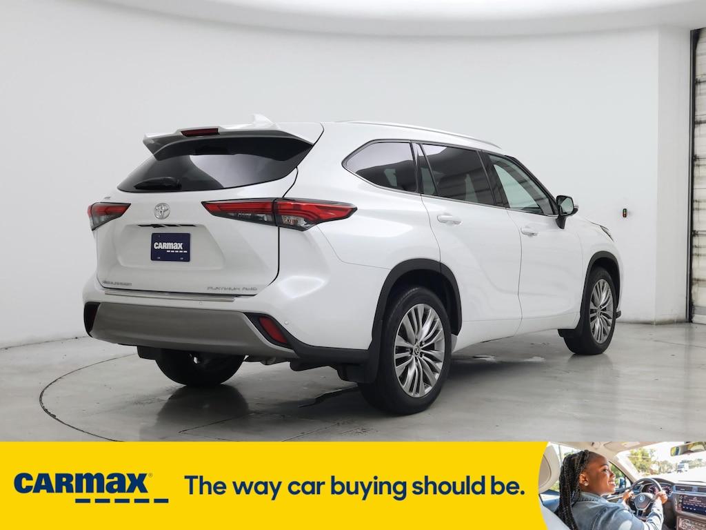 used 2022 Toyota Highlander car, priced at $47,998