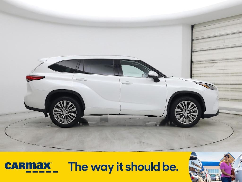 used 2022 Toyota Highlander car, priced at $47,998