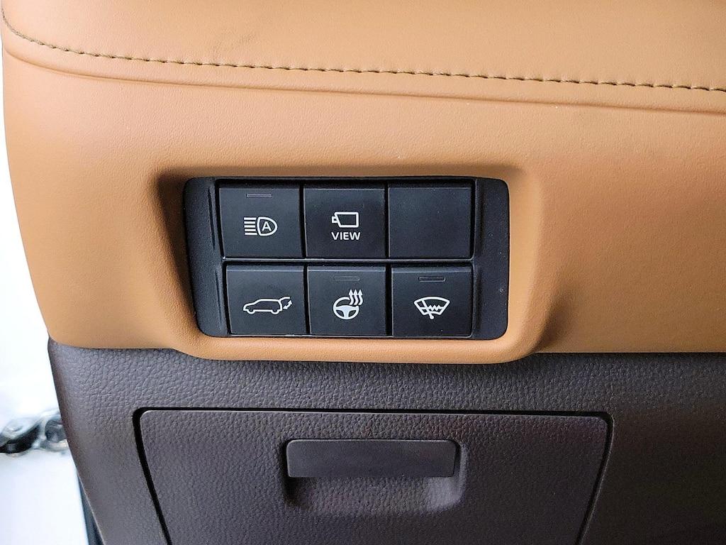 used 2022 Toyota Highlander car, priced at $47,998