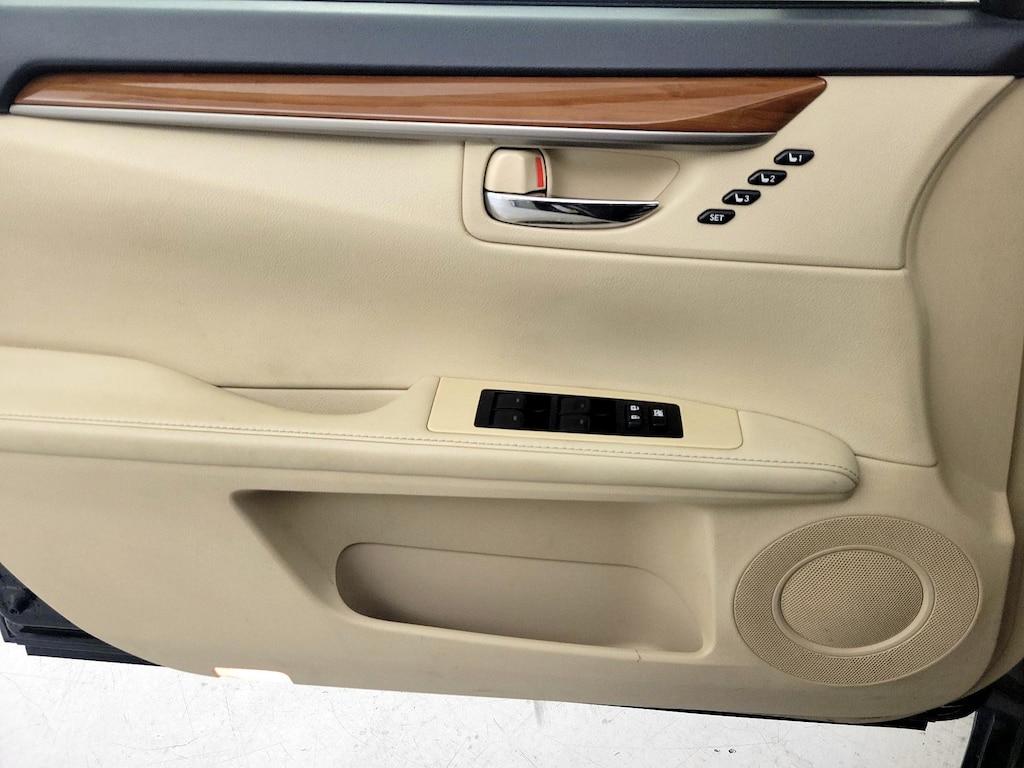 used 2015 Lexus ES 300h car, priced at $16,998