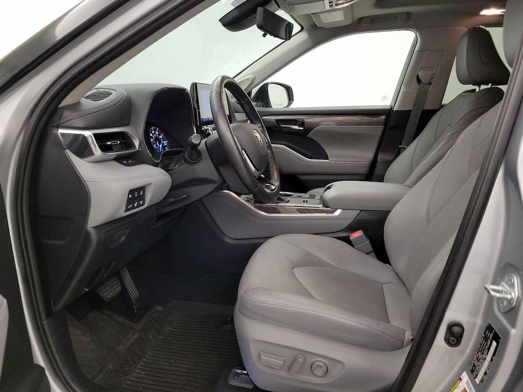used 2021 Toyota Highlander Hybrid car, priced at $49,998