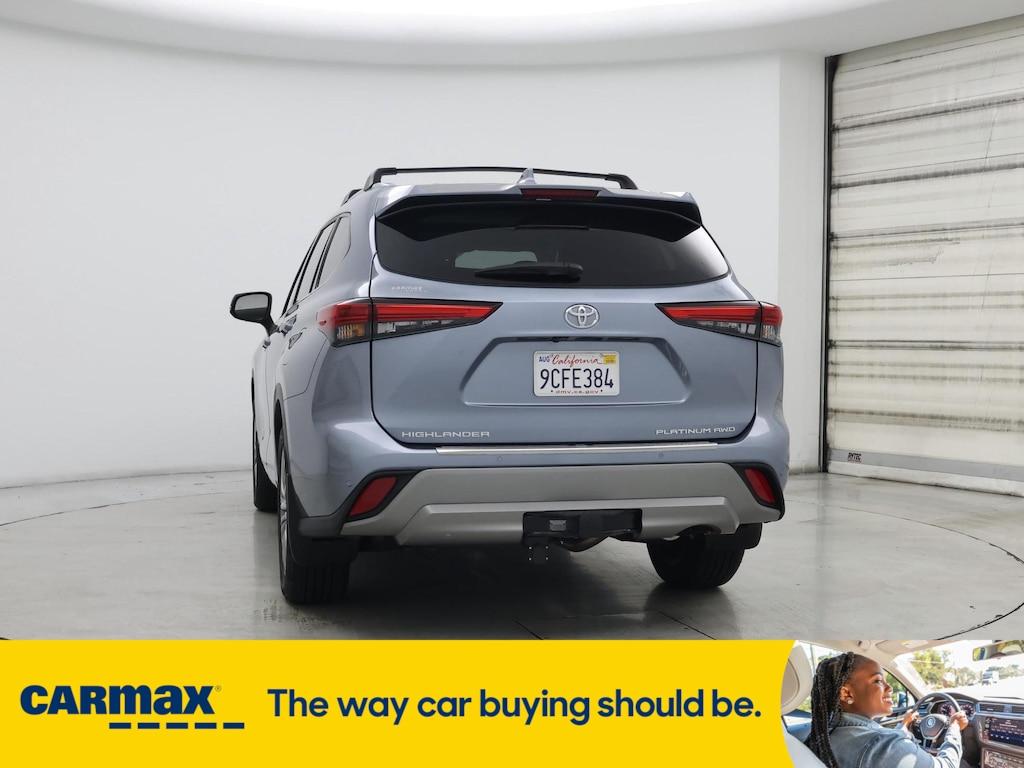 used 2022 Toyota Highlander car, priced at $51,998