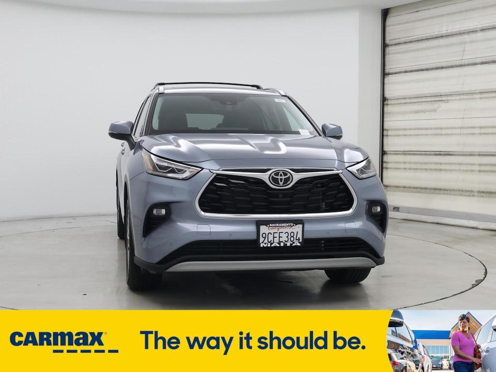 used 2022 Toyota Highlander car, priced at $51,998
