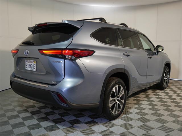 used 2022 Toyota Highlander Hybrid car, priced at $41,880