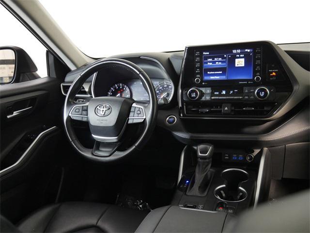 used 2022 Toyota Highlander car, priced at $29,995