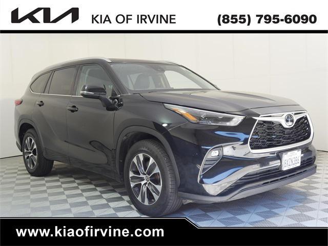 used 2022 Toyota Highlander car, priced at $29,995