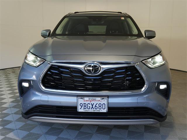 used 2022 Toyota Highlander car, priced at $39,995