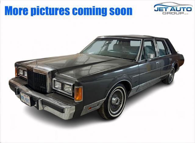 used 1989 Lincoln Town Car car, priced at $6,977