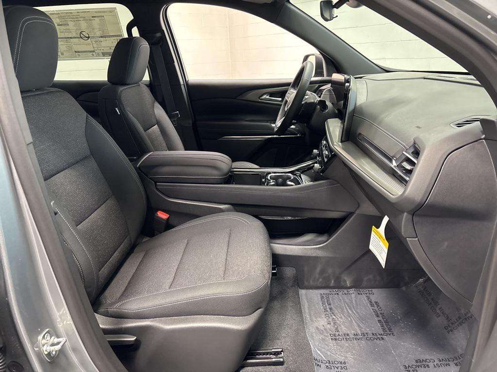 new 2026 Chevrolet Traverse car, priced at $42,995