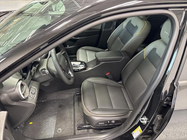 new 2025 Chevrolet Trax car, priced at $26,585
