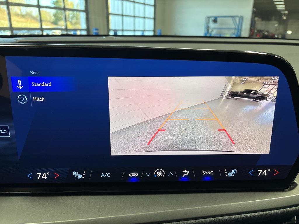 used 2025 Chevrolet Traverse car, priced at $35,991