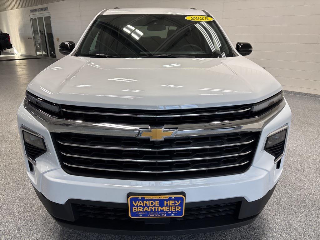 used 2025 Chevrolet Traverse car, priced at $35,991