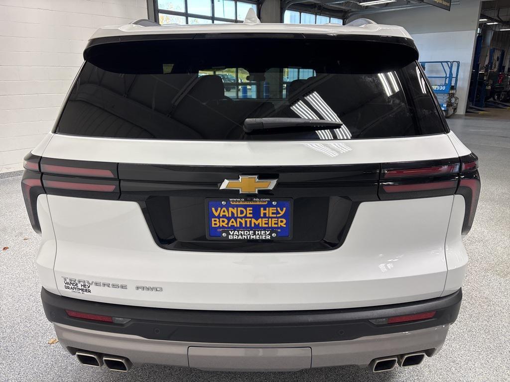 used 2025 Chevrolet Traverse car, priced at $35,991