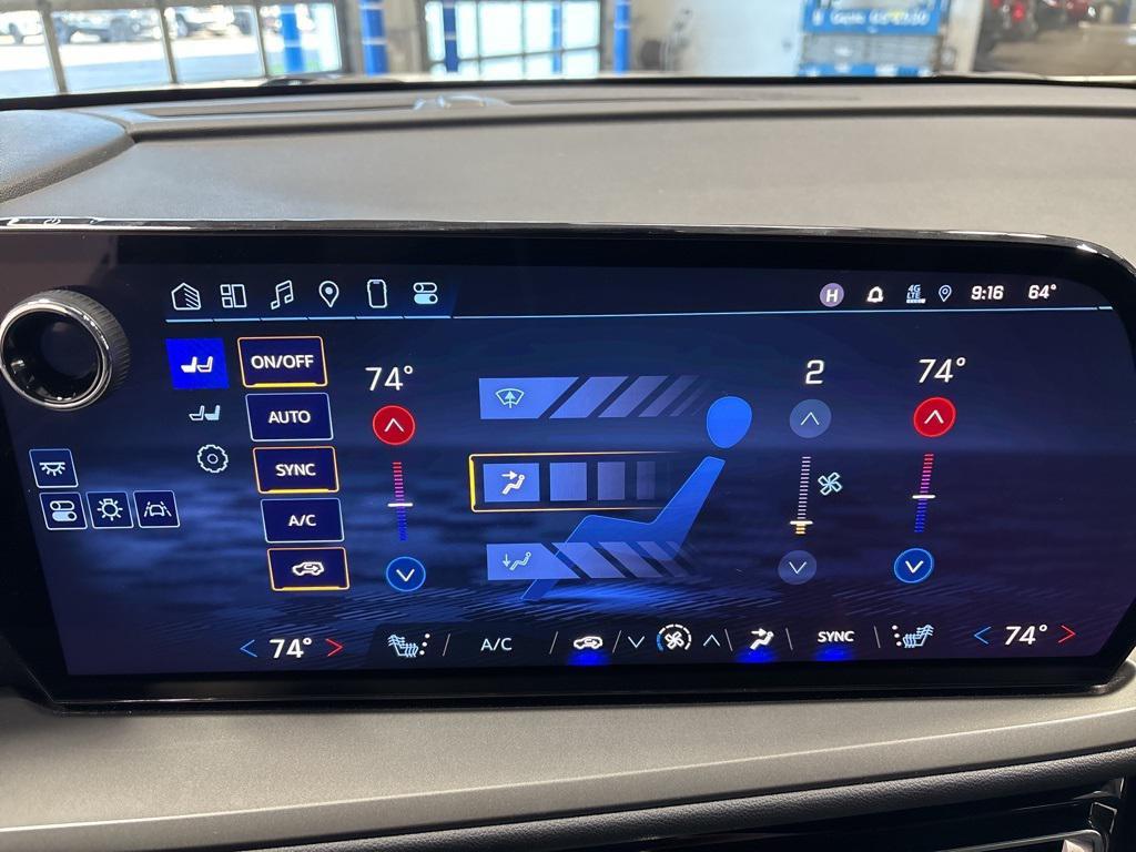 used 2025 Chevrolet Traverse car, priced at $35,991