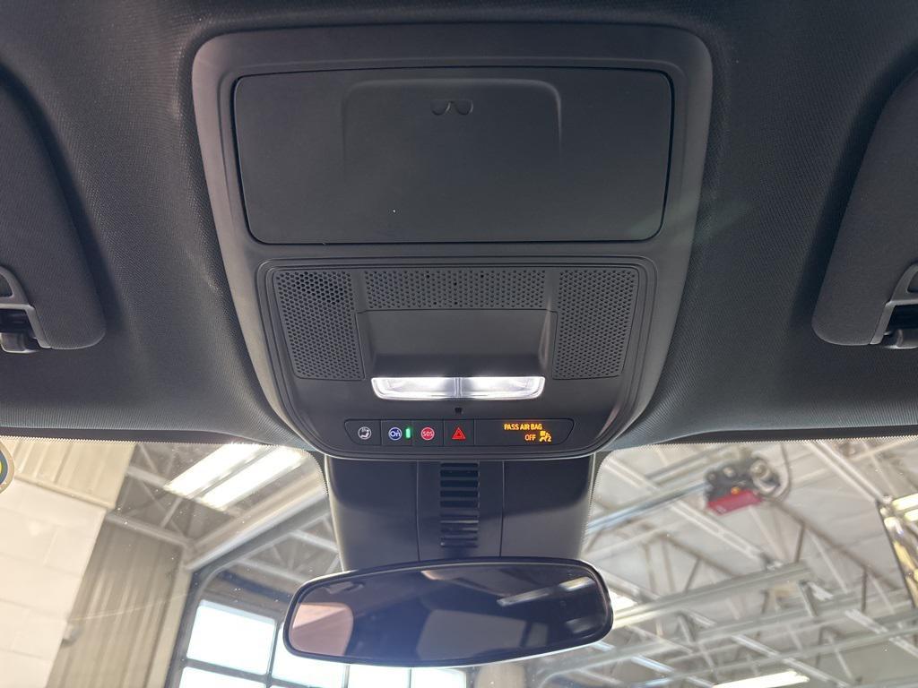 used 2025 Chevrolet Traverse car, priced at $35,991