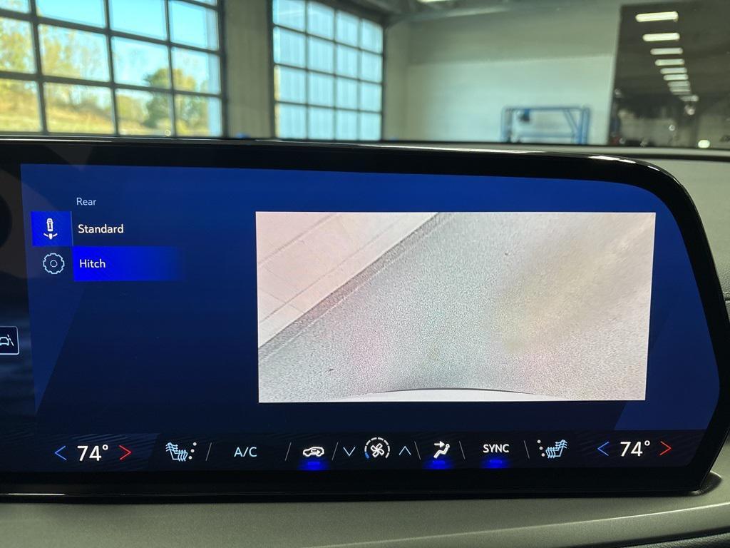 used 2025 Chevrolet Traverse car, priced at $35,991