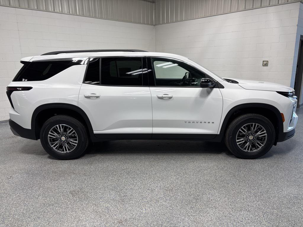 used 2025 Chevrolet Traverse car, priced at $35,991
