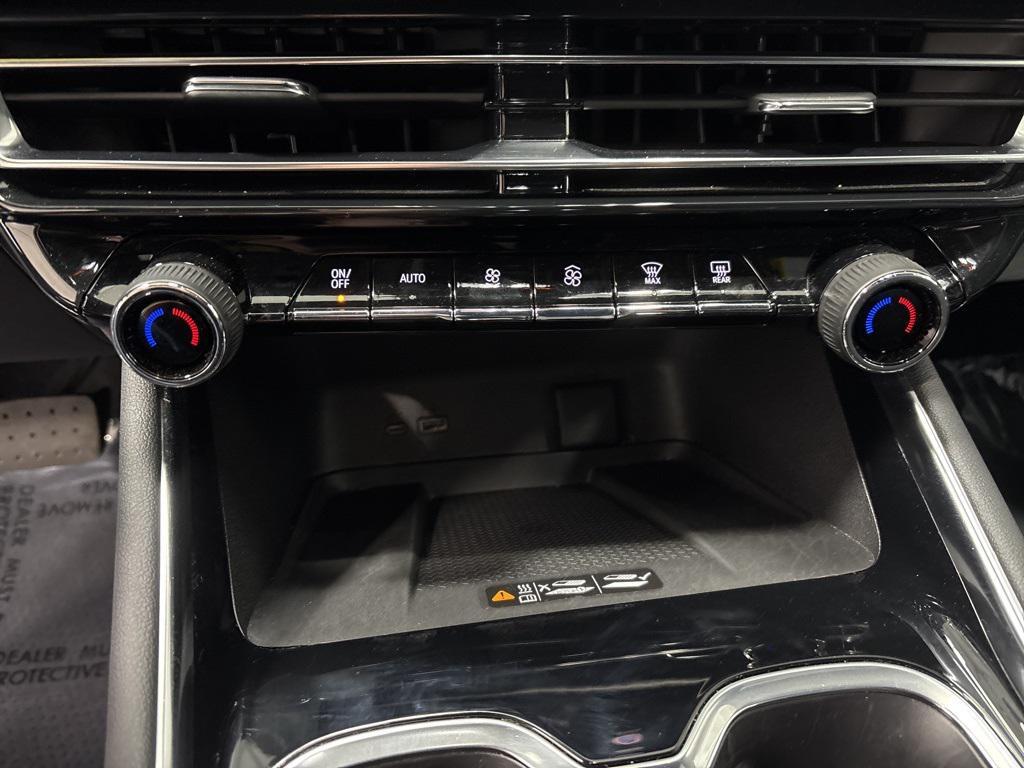 used 2025 Chevrolet Traverse car, priced at $36,991